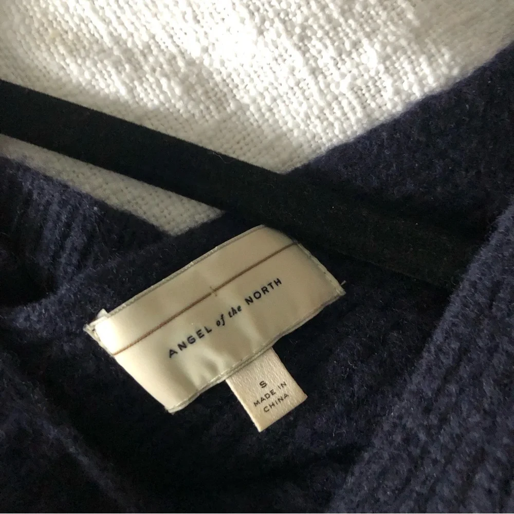 Anthropologie Angel of the North Twist Back Crop Navy Sweater S